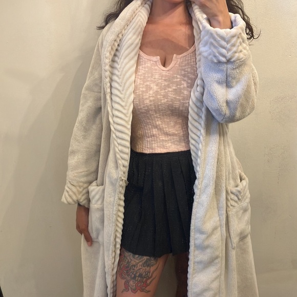 Soft cozy bathrobe - Picture 2 of 7